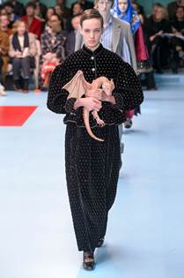 http://modanews.ru/images/78540-Gucci-FW-2018-12.jpg