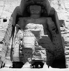 Taller Buddha of Bamiyan before and after destruction.jpg